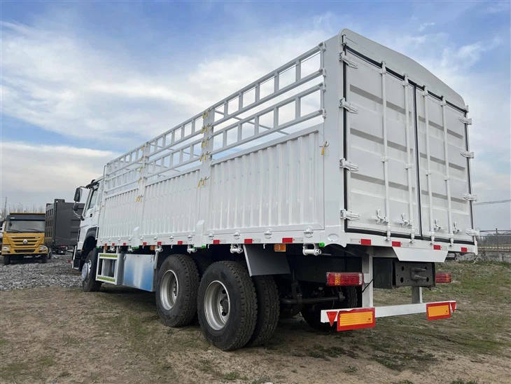 3 Axles Factory Howo Fence Cargo Truck 
